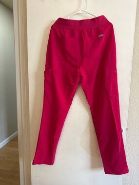 Women's Ultra Rose Yola™
High Waisted 2.0 - Tall
Skinny Scrub Pants
